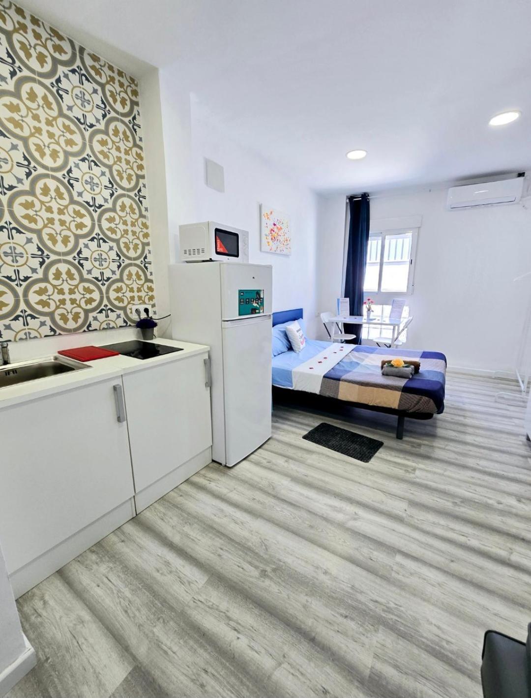 Apartamento Metro Manises Y Aeropuerto Bagian luar foto