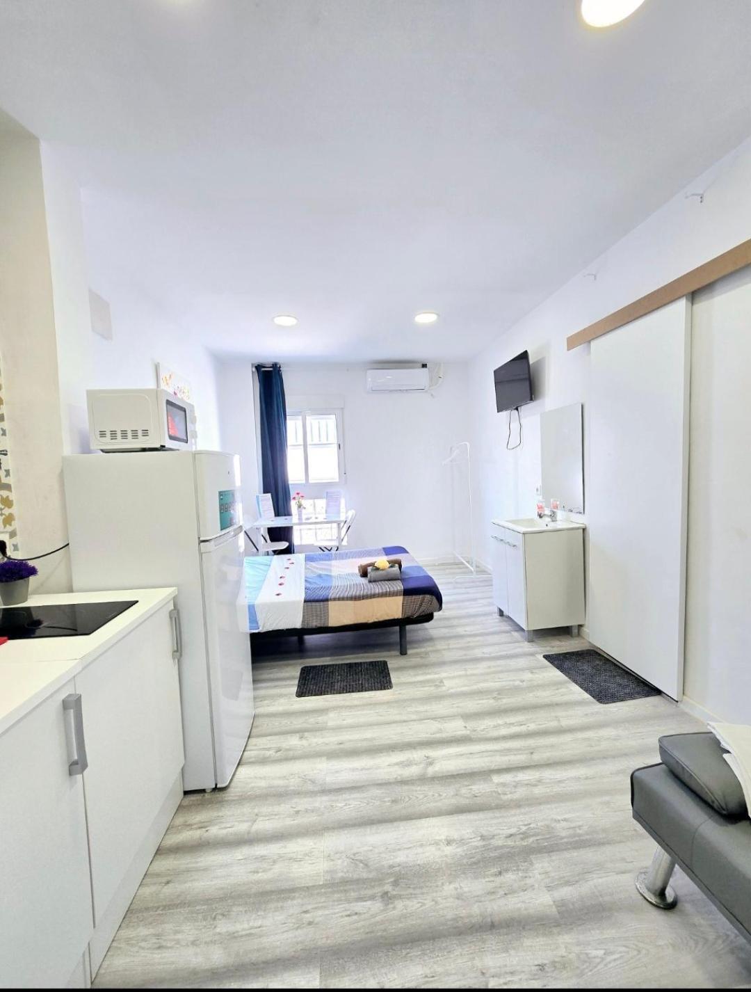 Apartamento Metro Manises Y Aeropuerto Bagian luar foto
